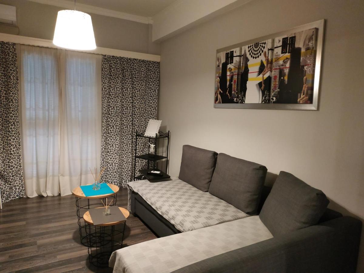 Cozy Apartment Near Metro Station Agia Marina Athén Kültér fotó