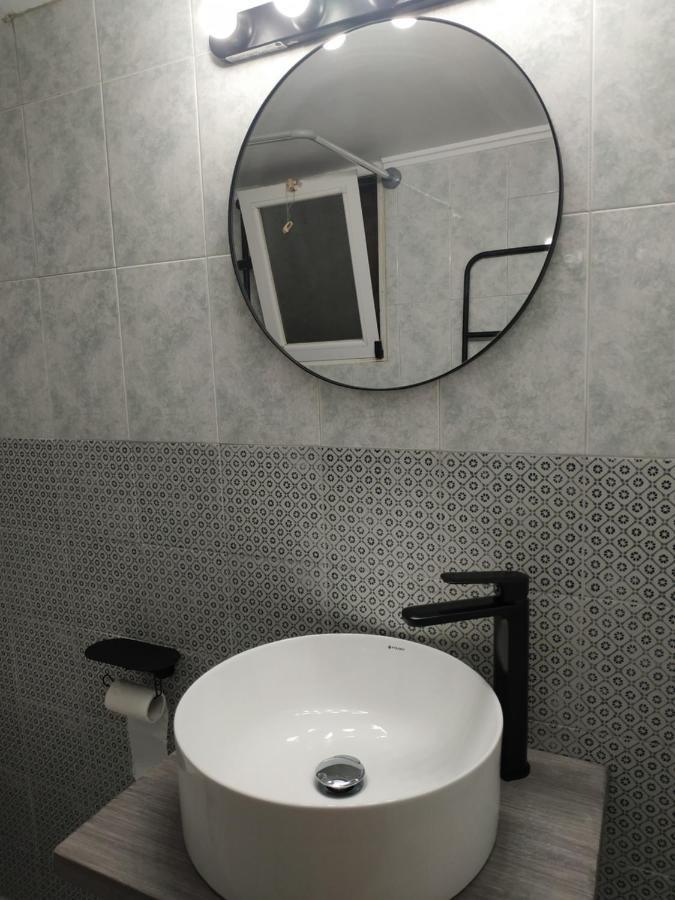 Cozy Apartment Near Metro Station Agia Marina Athén Kültér fotó