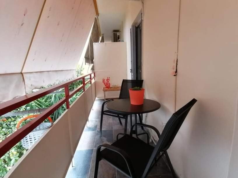 Cozy Apartment Near Metro Station Agia Marina Athén Kültér fotó