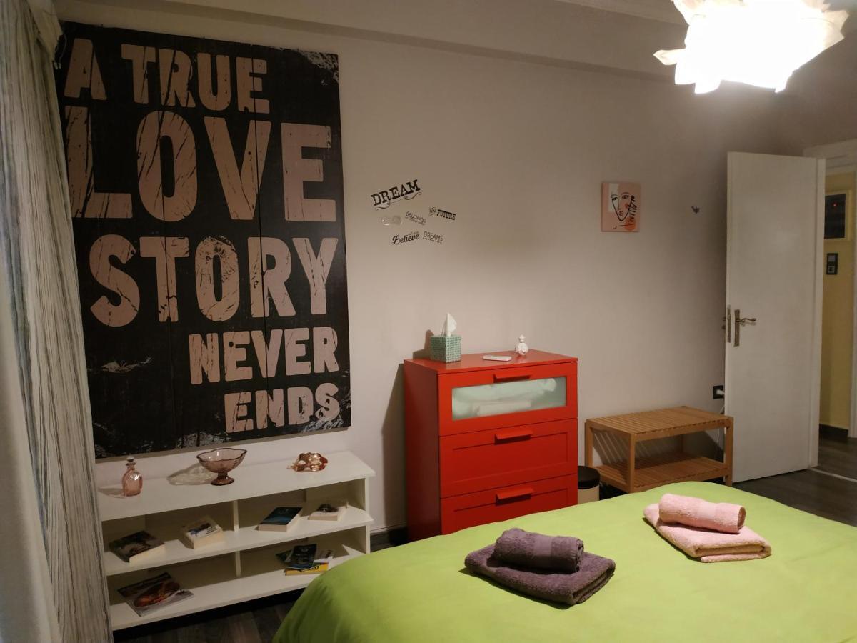 Cozy Apartment Near Metro Station Agia Marina Athén Kültér fotó