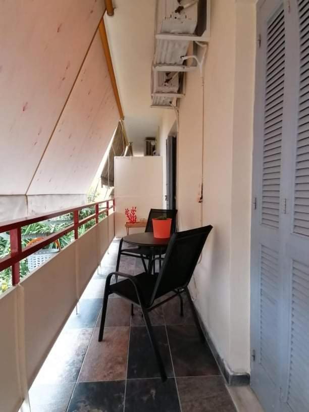 Cozy Apartment Near Metro Station Agia Marina Athén Kültér fotó