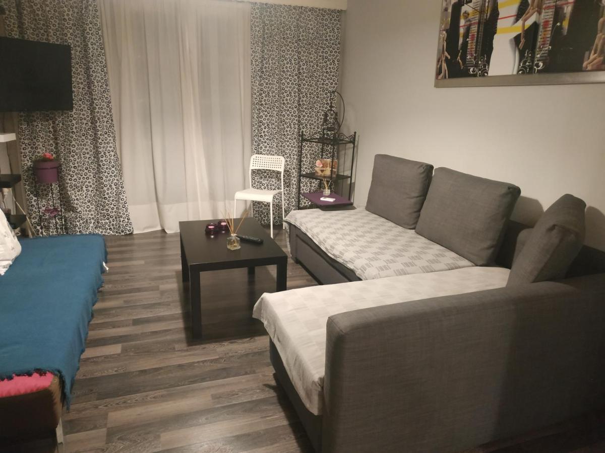 Cozy Apartment Near Metro Station Agia Marina Athén Kültér fotó