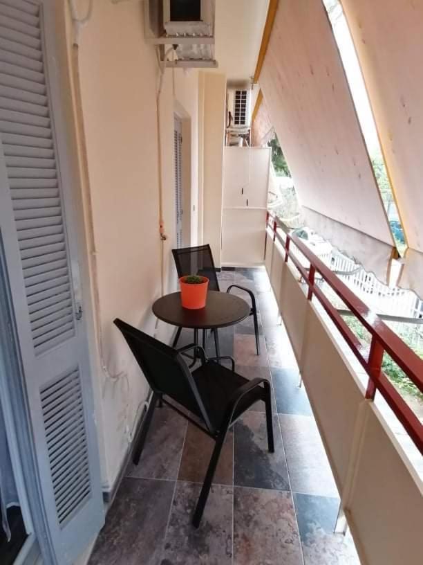 Cozy Apartment Near Metro Station Agia Marina Athén Kültér fotó