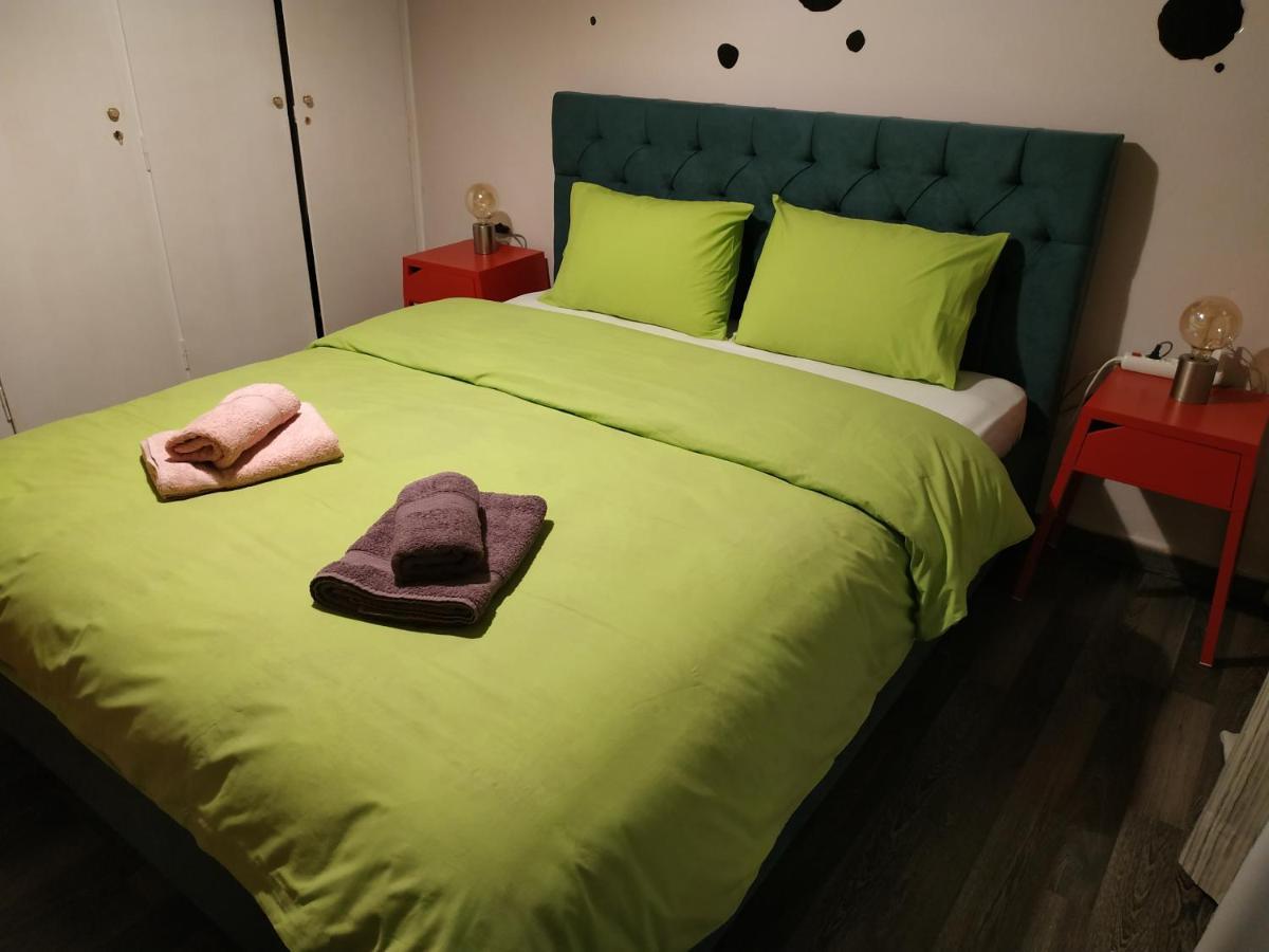 Cozy Apartment Near Metro Station Agia Marina Athén Kültér fotó