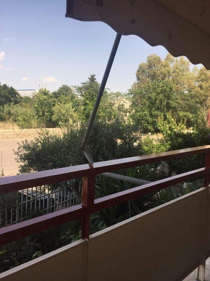 Cozy Apartment Near Metro Station Agia Marina Athén Kültér fotó